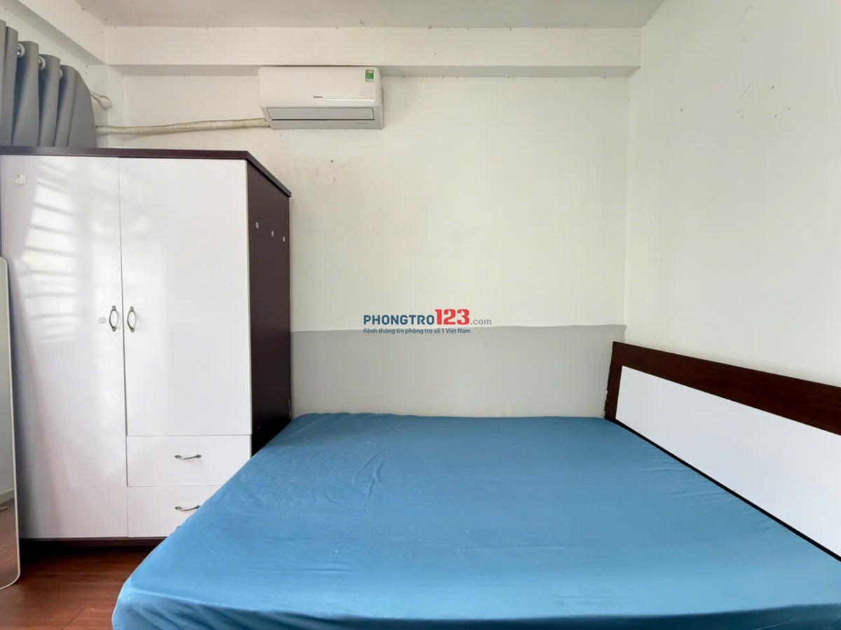 Cho thuê phòng ban công full nội thất quận 10 gần Đại học Kinh tế