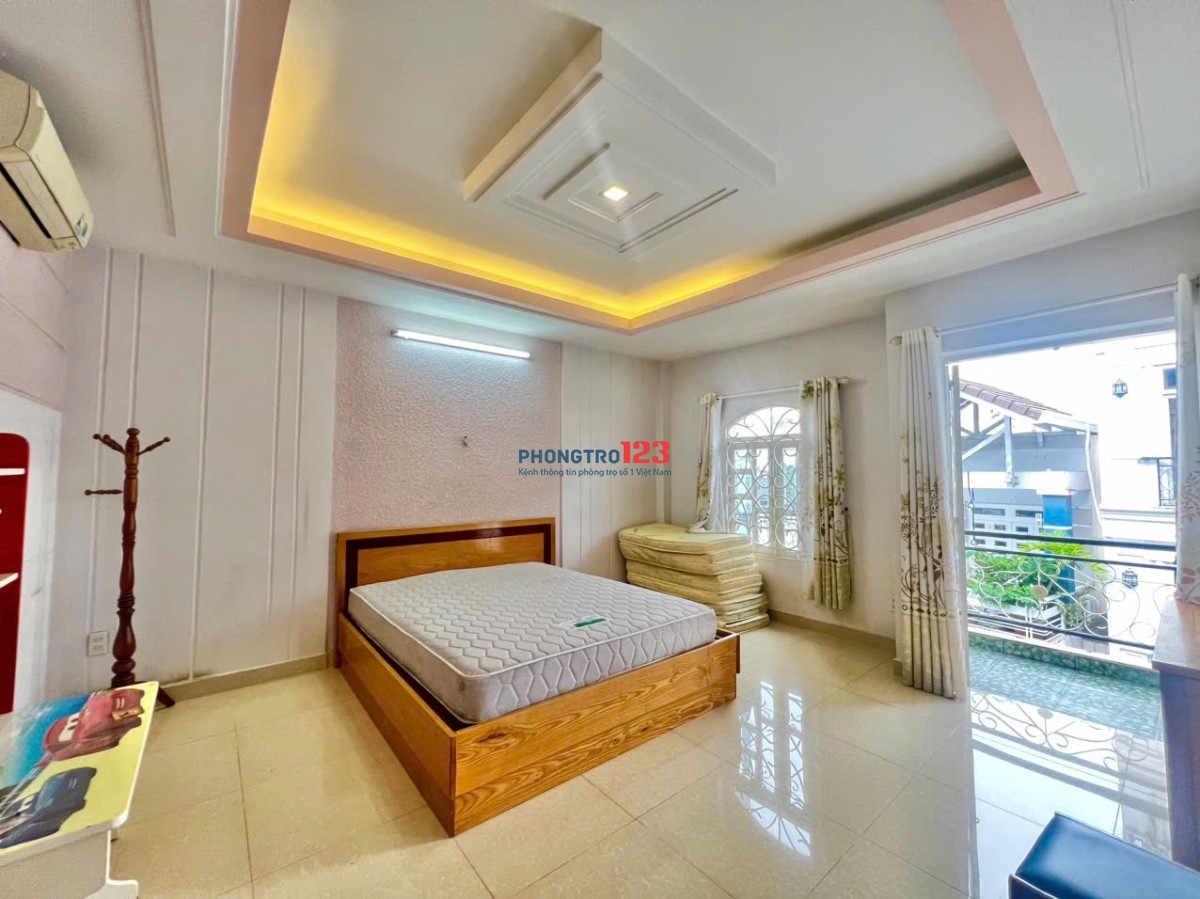 Ban Công Full Nội Thất, Gần Cầu Bông Tiện Sang Q1, Q3, Phú Nhuận