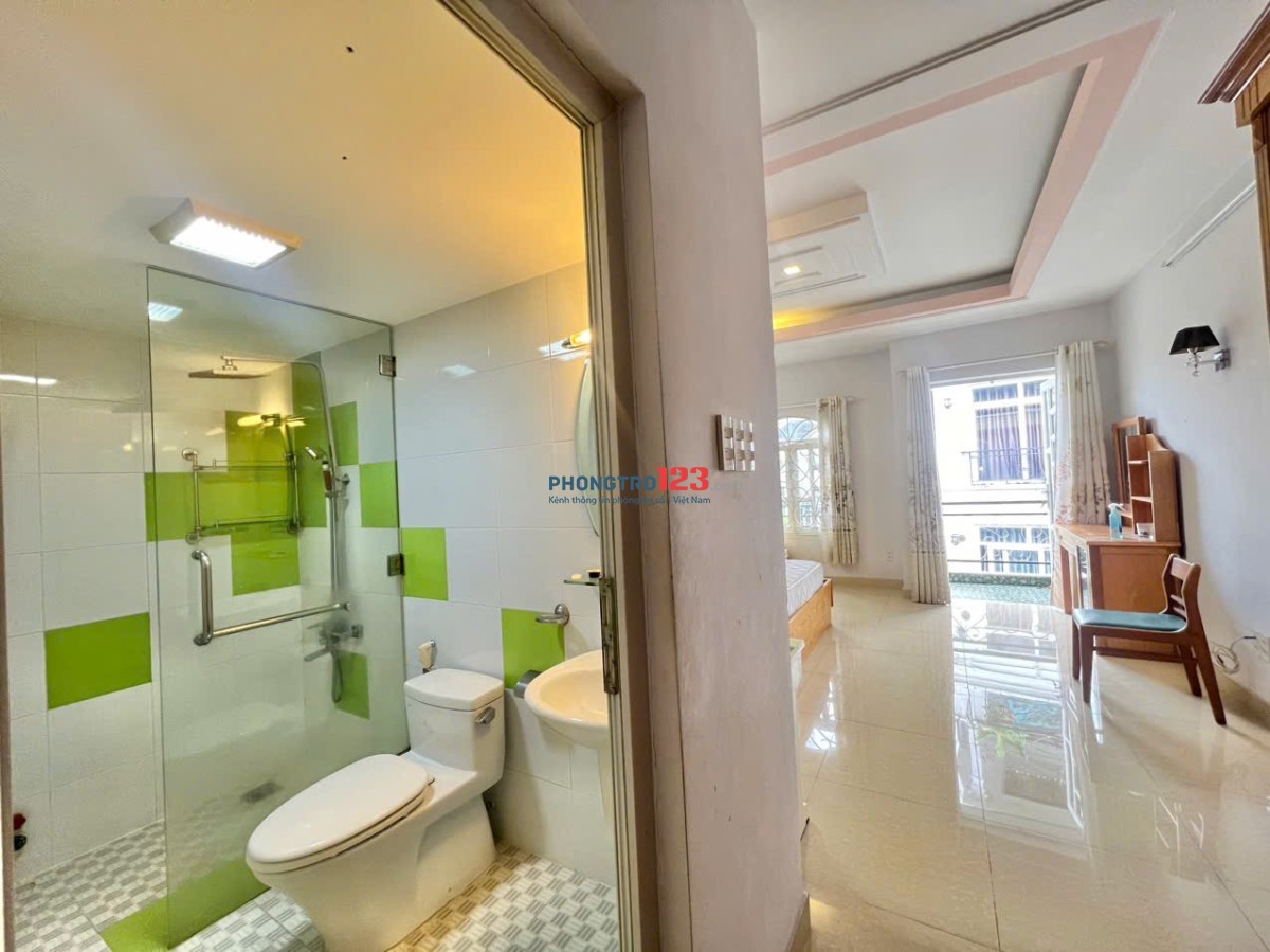 Ban Công Full Nội Thất, Gần Cầu Bông Tiện Sang Q1, Q3, Phú Nhuận