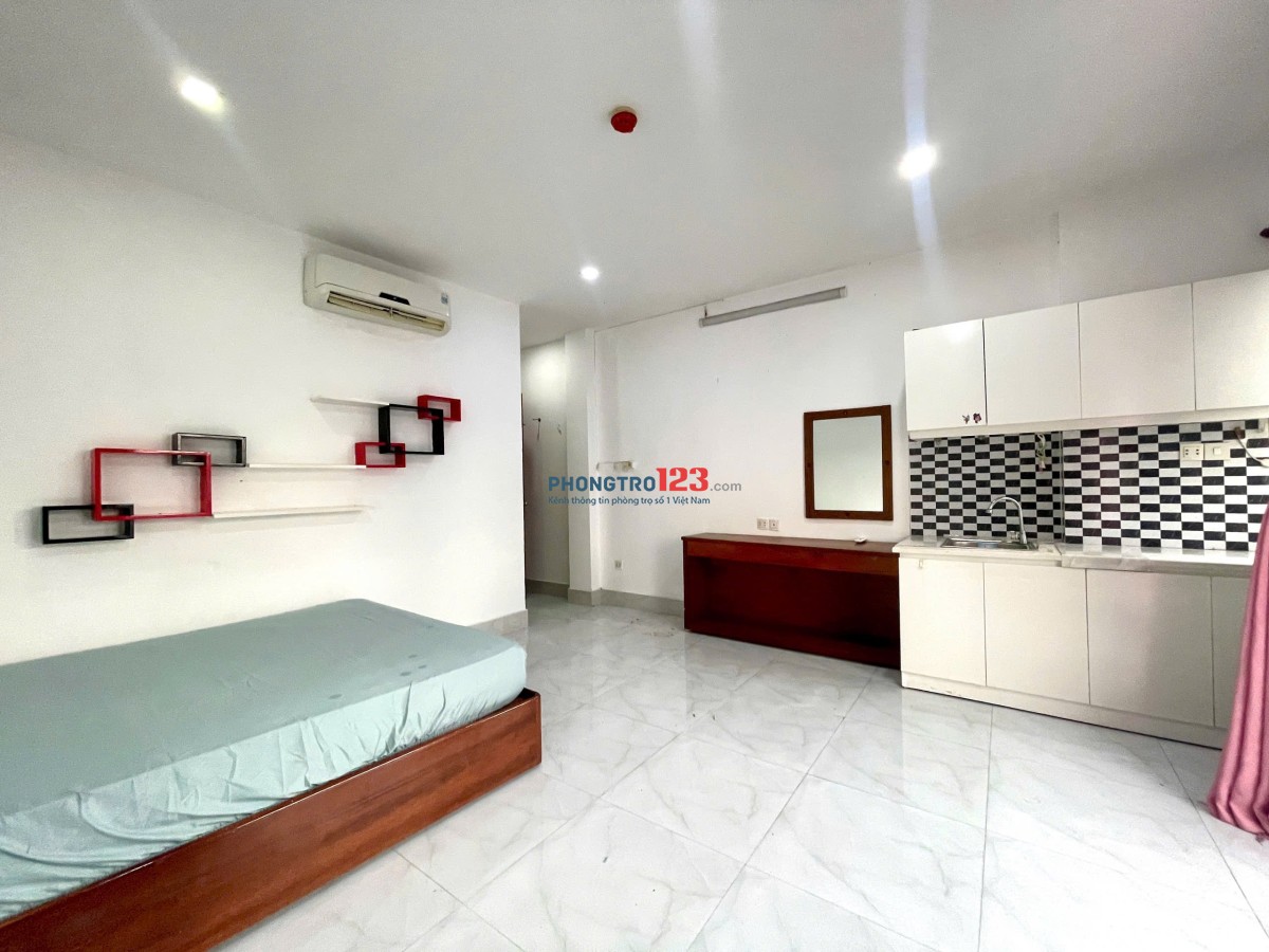 Cho thuê phòng trọ ban công giá ưu đãi sát ĐH Văn Lang cs1 chỉ 500m, 2 phút đi bộ đến công viên 23/9
