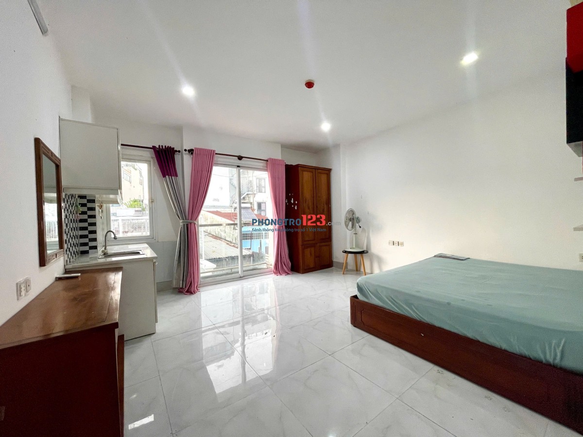 Cho thuê phòng trọ ban công giá ưu đãi sát ĐH Văn Lang cs1 chỉ 500m, 2 phút đi bộ đến công viên 23/9