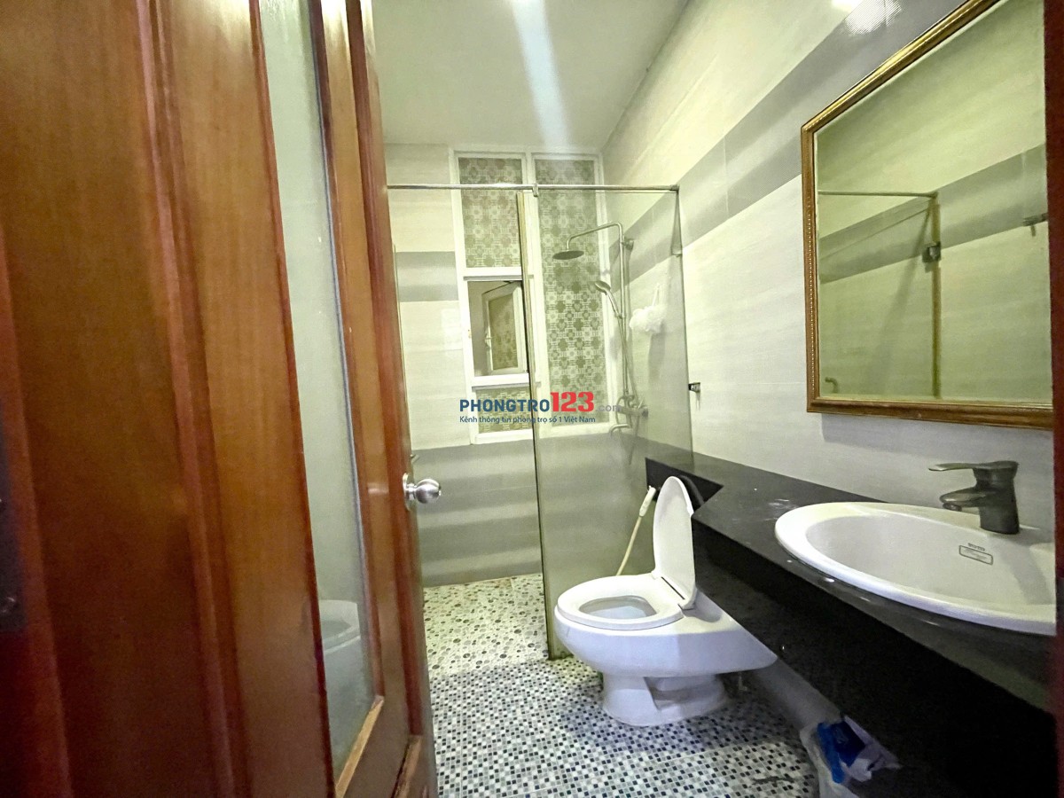 Cho thuê phòng trọ ban công giá ưu đãi sát ĐH Văn Lang cs1 chỉ 500m, 2 phút đi bộ đến công viên 23/9