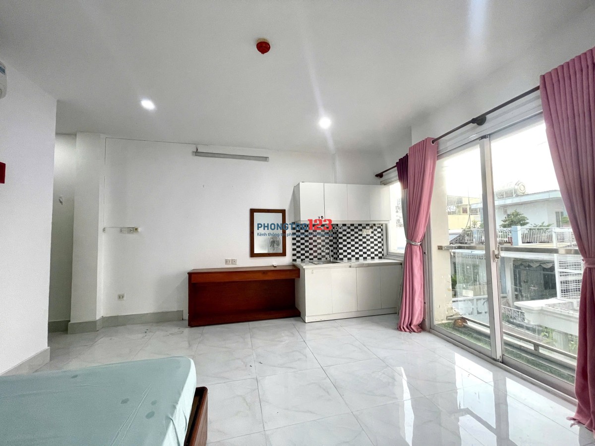 Cho thuê phòng trọ ban công giá ưu đãi sát ĐH Văn Lang cs1 chỉ 500m, 2 phút đi bộ đến công viên 23/9