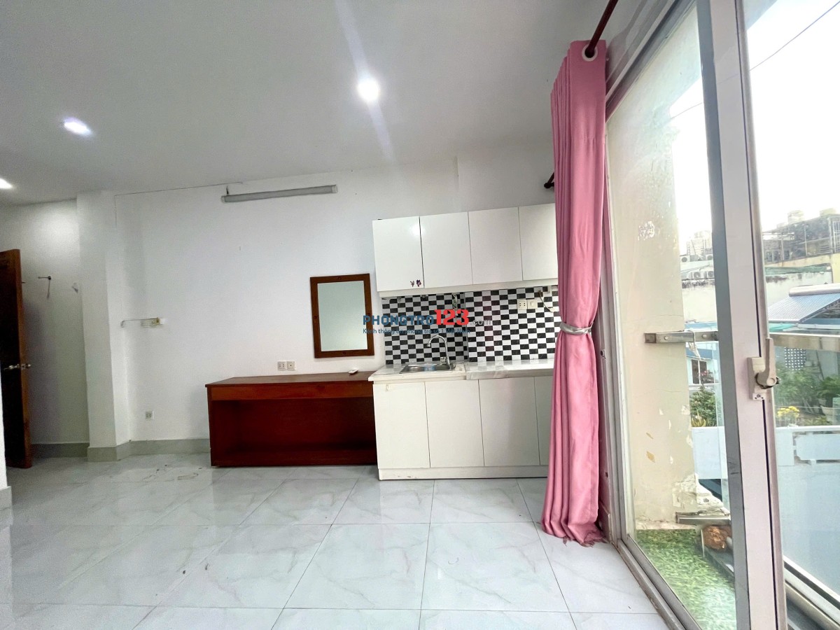 Cho thuê phòng trọ ban công giá ưu đãi sát ĐH Văn Lang cs1 chỉ 500m, 2 phút đi bộ đến công viên 23/9