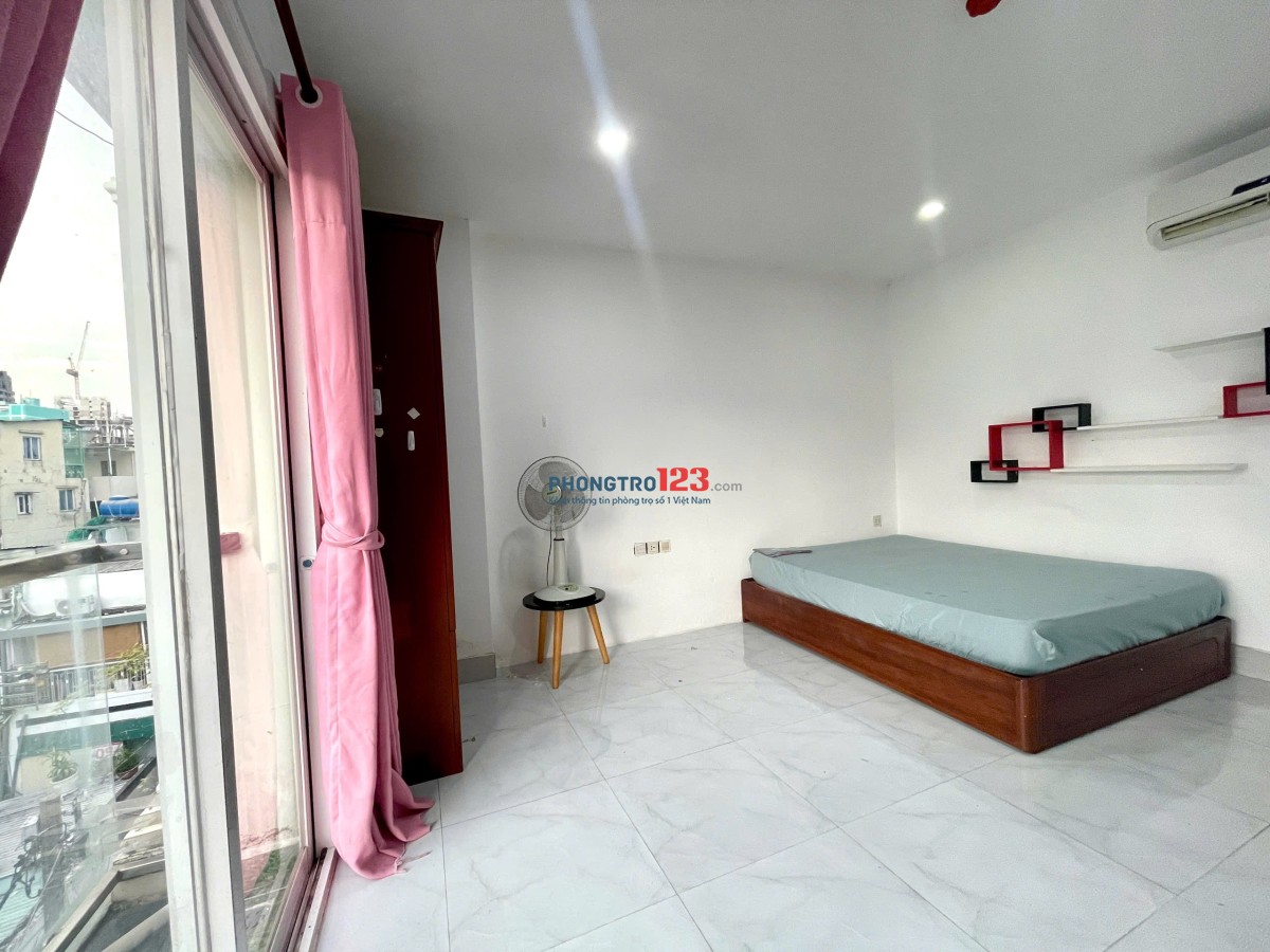 Cho thuê phòng trọ ban công giá ưu đãi sát ĐH Văn Lang cs1 chỉ 500m, 2 phút đi bộ đến công viên 23/9