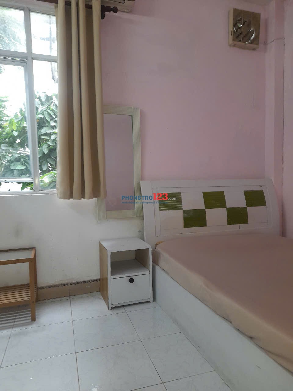Phòng lầu 2 , Quận 3, cửa sổ rộng thoáng mát đầy đủ tiện nghi giá 3,3triệu/th