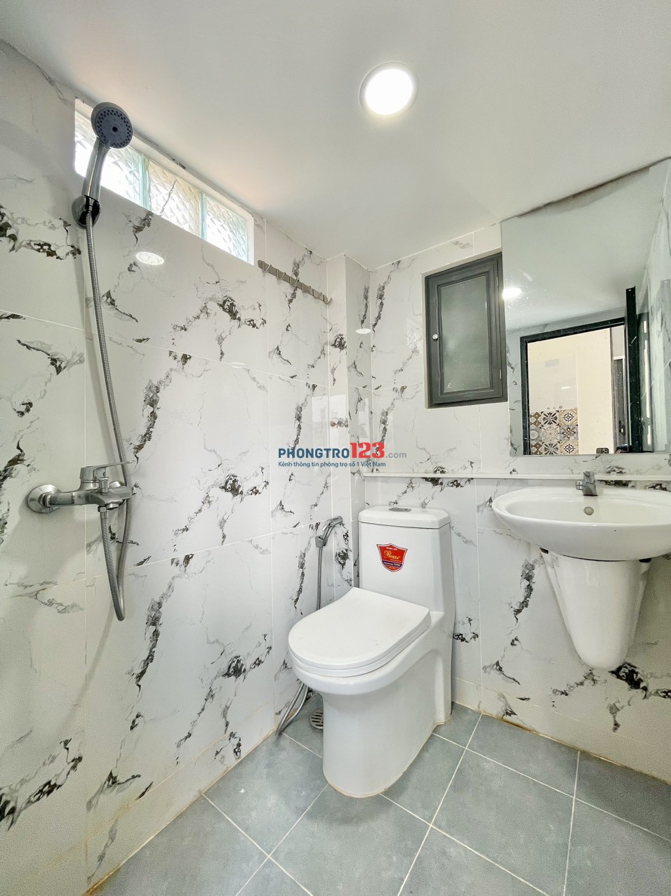 PHÒNG MỚI XÂY FULL TIÊN NGHI - NGAY CÔNG VIÊN LÊ THỊ RIÊNG