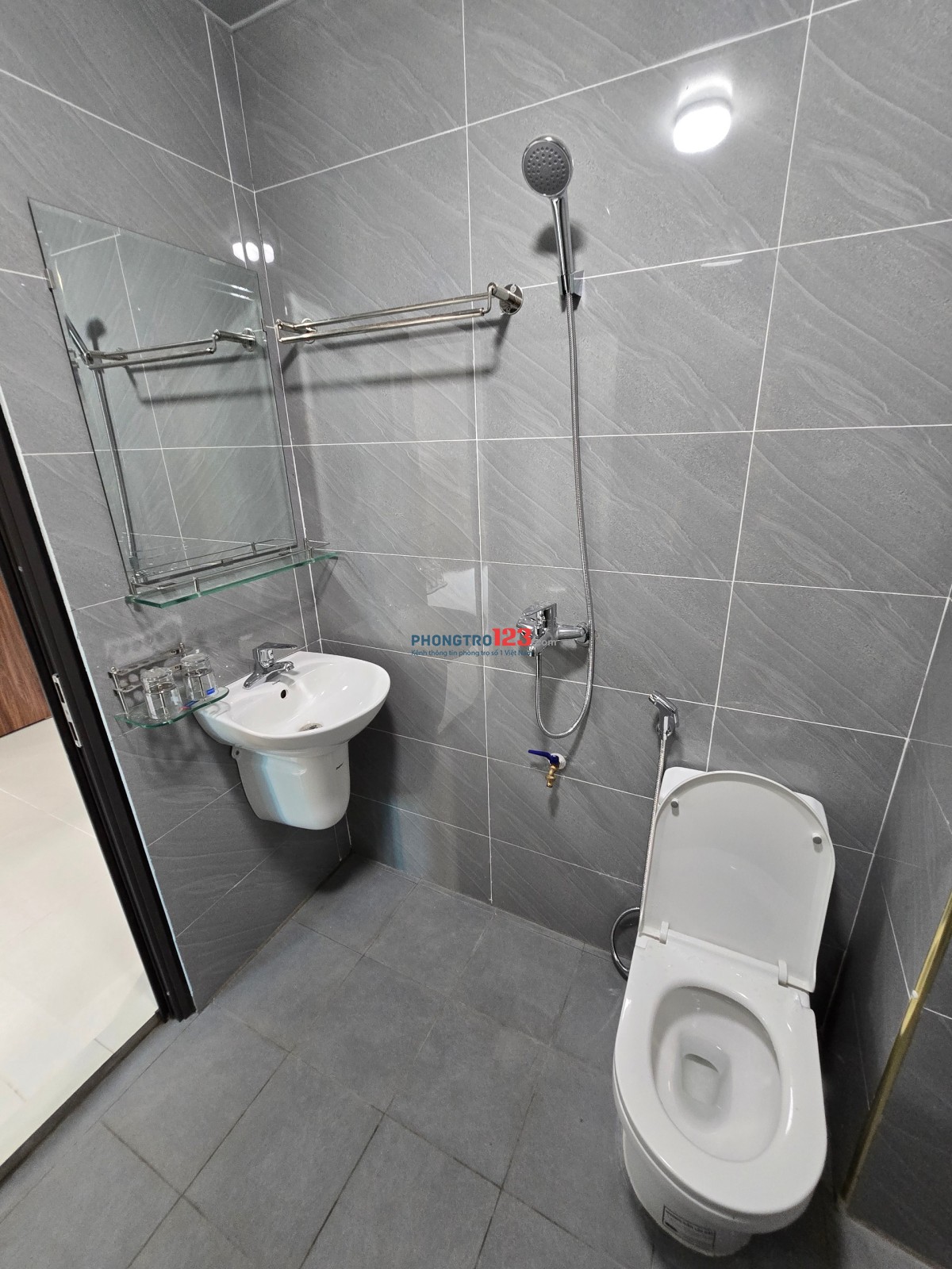 Phòng 35m2 đủ đồ điều hoà có thang máy - nhà mới xây 9/25 trung tâm 322/22 Mỹ Đình làng Nhân Mỹ