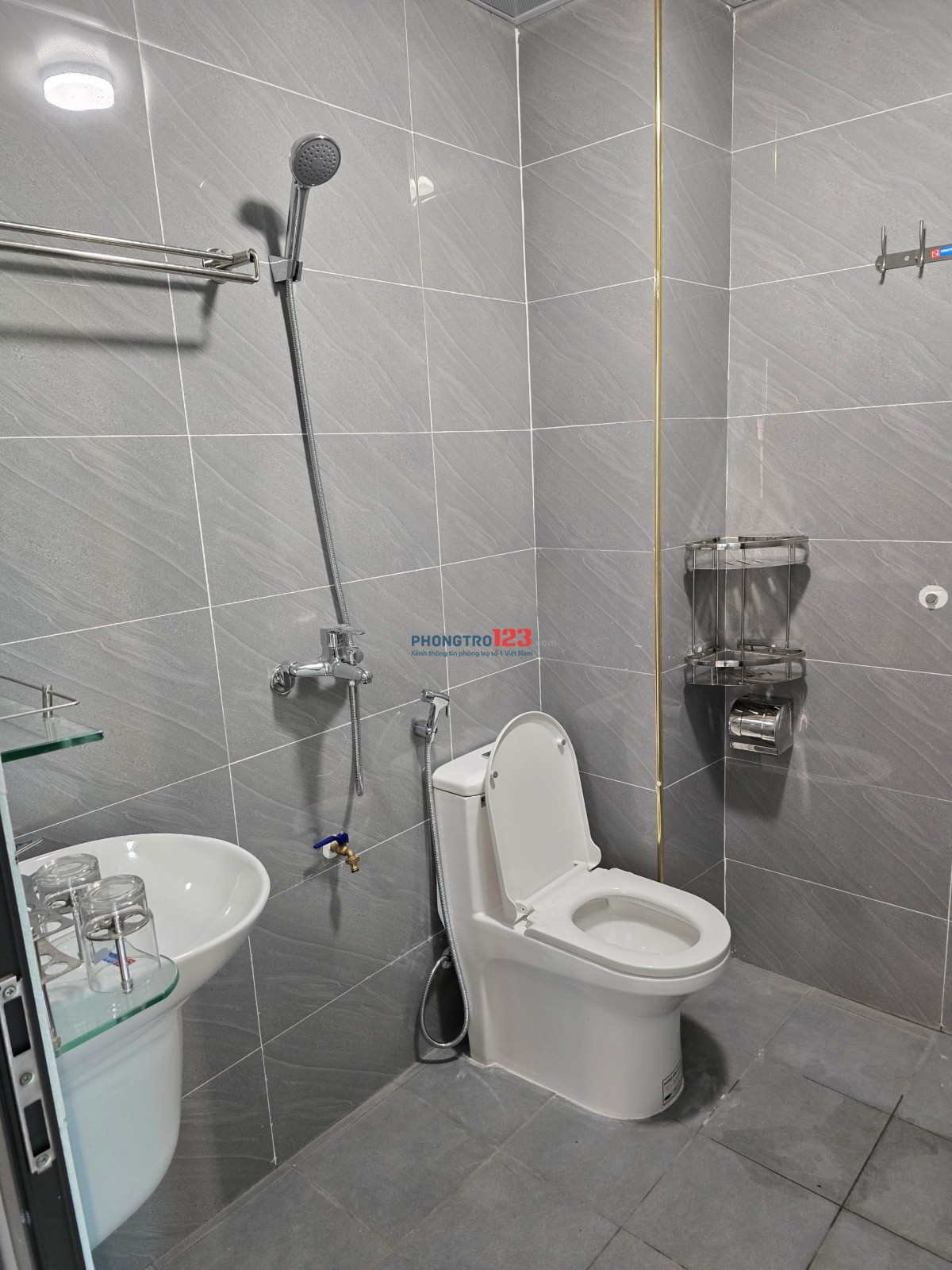 Phòng 35m2 đủ đồ điều hoà có thang máy - nhà mới xây 9/25 trung tâm 322/22 Mỹ Đình làng Nhân Mỹ