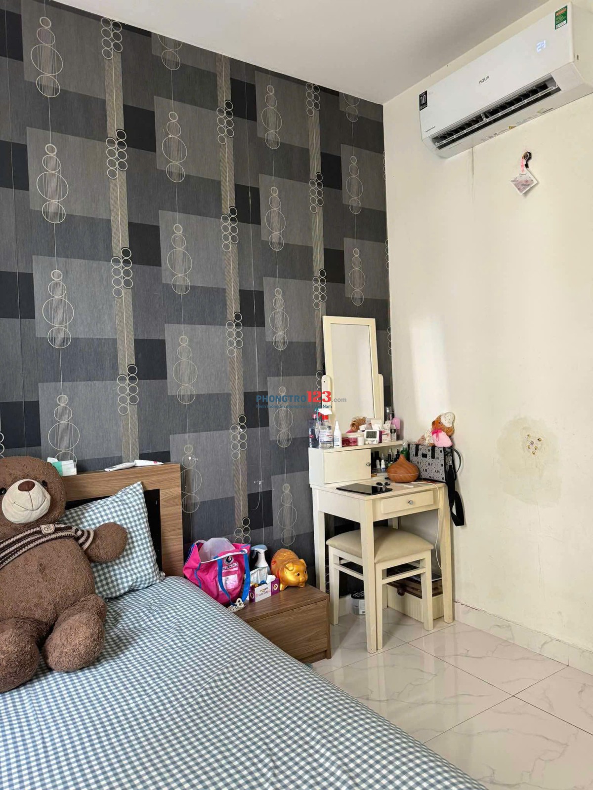 Chung cư Hoa Sứ, P7, Phú Nhuận, 75m3, 2 PN, Nội thất, 12tr/tháng