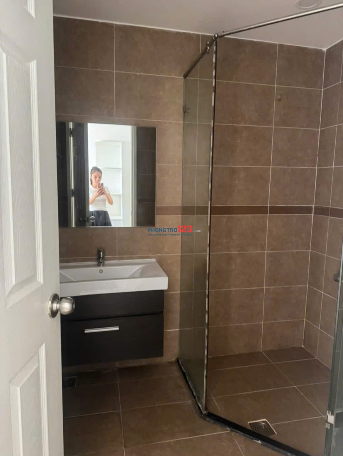 Chung cư Phúc Yên, Phan Huy Ích, P15, TB, 80m2, 2PN, 9tr/tháng.