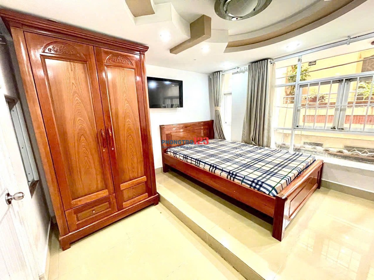 Phòng cao cấp, đầy đủ tiện nghi. Gần Đài truyền hình và trường Khoa Học Xã Hội & Nhân Văn 200 mét.