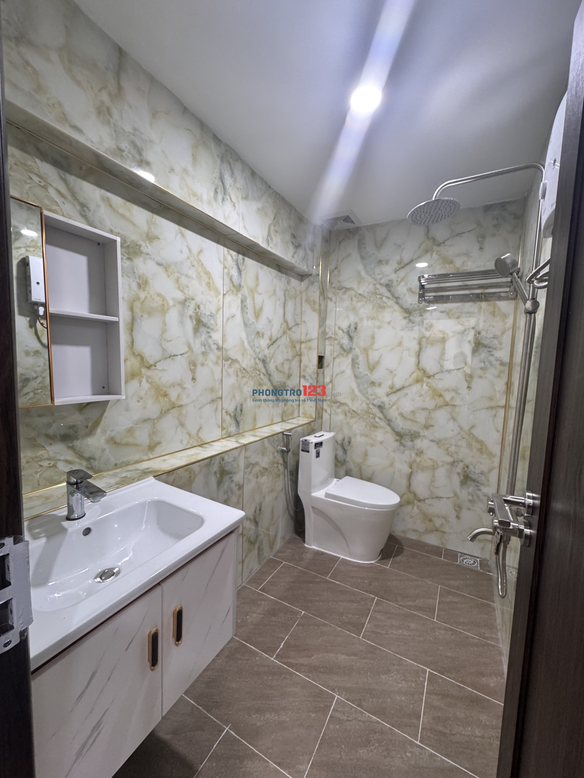 CĂN HỘ 1PN RỘNG 45m2NGAY ĐƯỜNG ĐIỆN BIÊN PHỦĐI BỘ QUA TRƯỜNG ĐẠI HỌC HỒNG BÀNG, UEFmới 100%