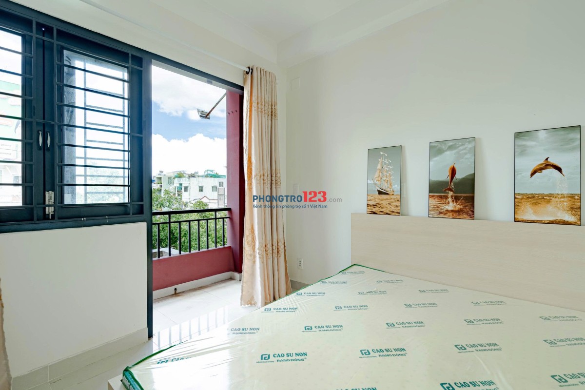  Phòng đẹp Q1 – Ban công lớn, full nội thất, máy giặt riêng