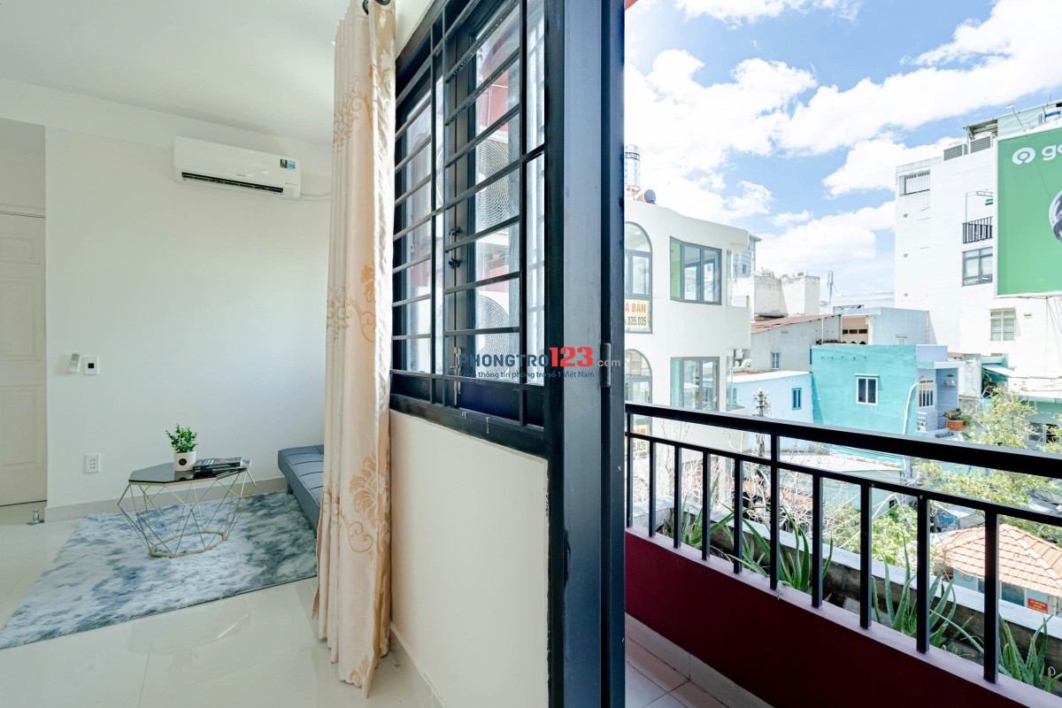  Phòng đẹp Q1 – Ban công lớn, full nội thất, máy giặt riêng