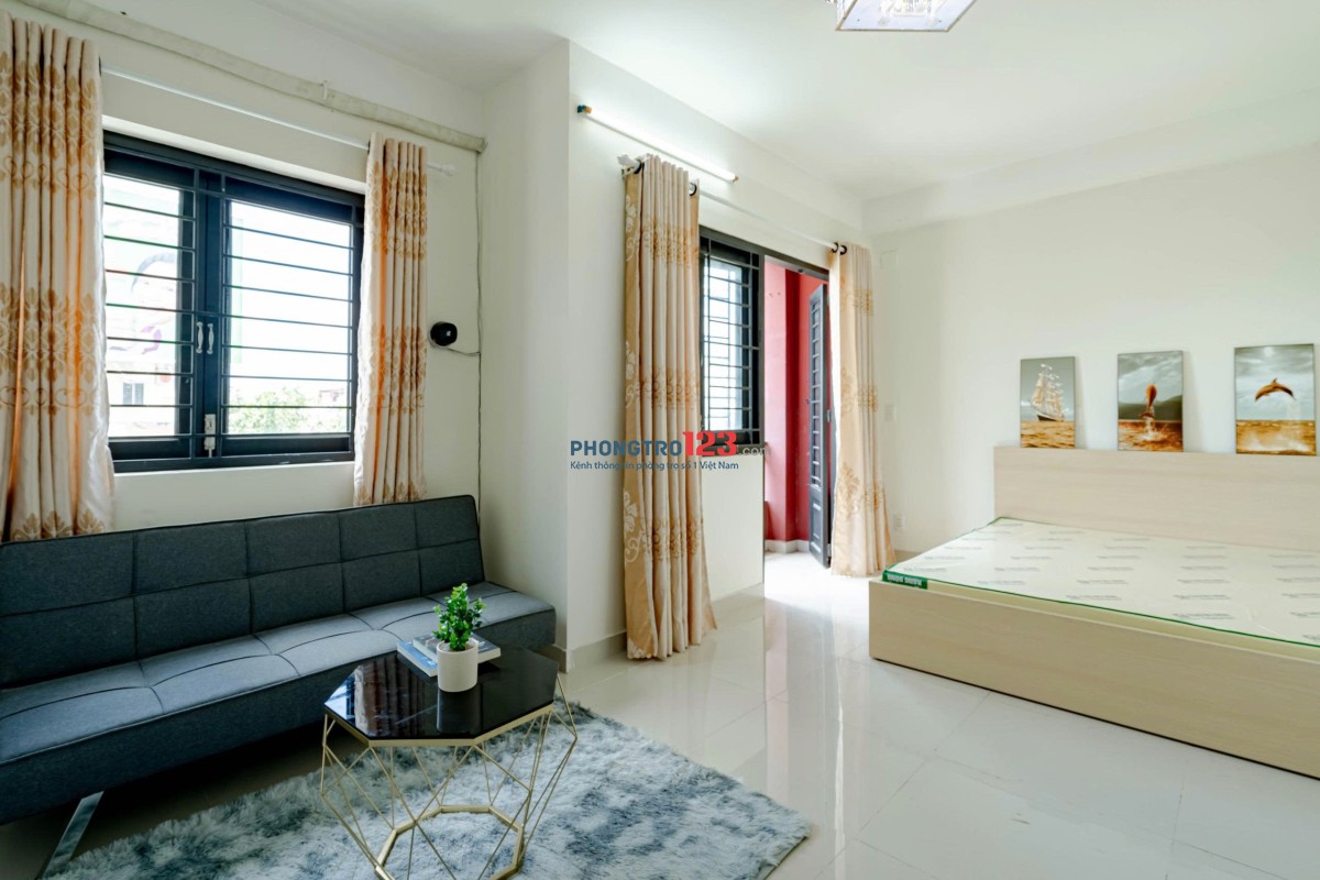  Phòng đẹp Q1 – Ban công lớn, full nội thất, máy giặt riêng