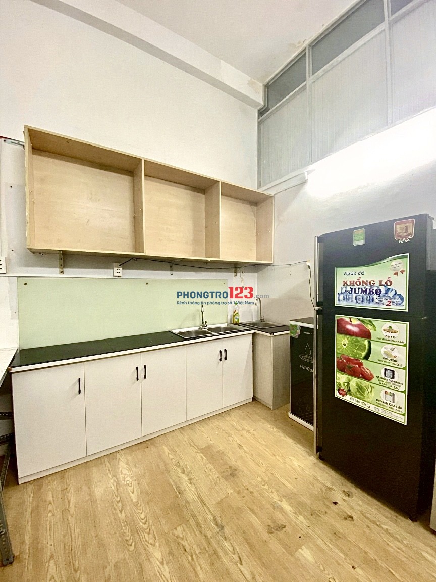Ở ghép trọn gói 1tr3 sát vách ĐH Nguyễn Tất Thành