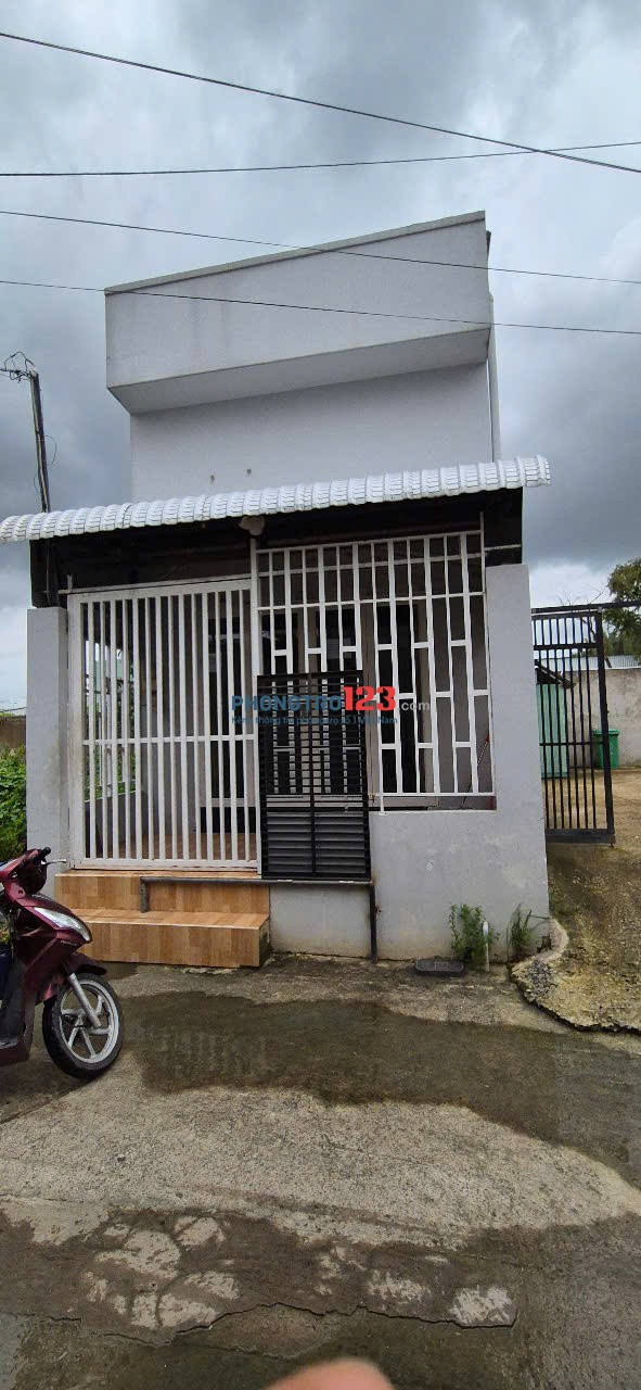 cho thuê nhà 3 phòng ngủ - DT 54m2 - và đất trống sát bên DT 110m2