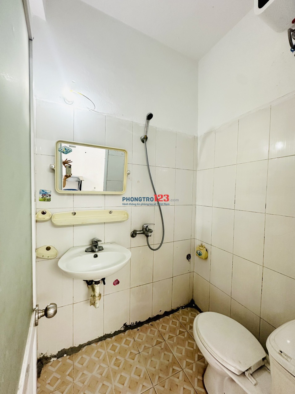 Cho thuê phòng trọ Trần Thái Tông 3,5 kk, thang máy gần Học Viện Báo Chí, ĐH Quốc Gia.