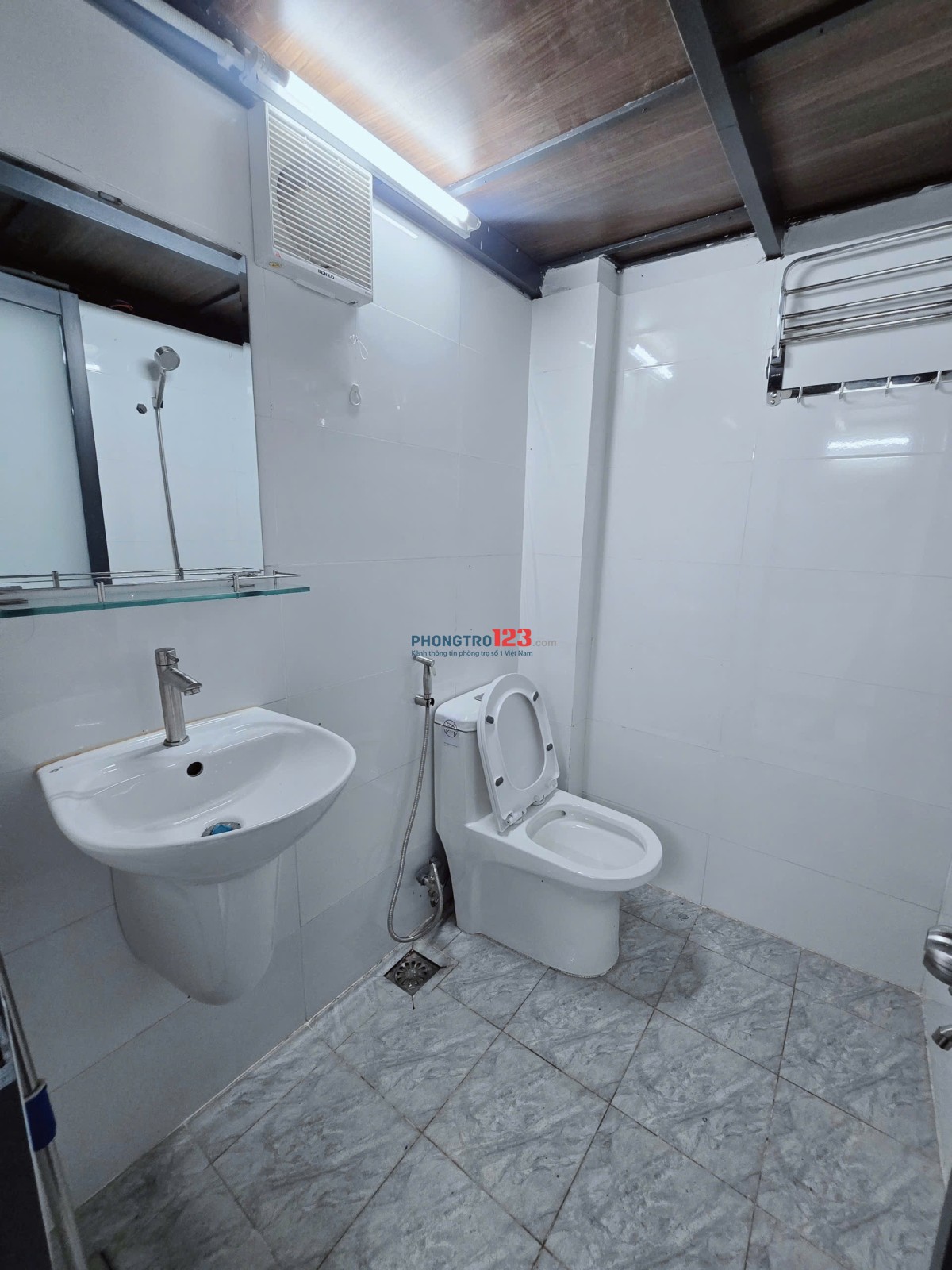 Phòng đầy đủ nội thất, mới xây ngay Phạm Văn Đồng, rộng rãi, Linh Đông, Thủ Đức