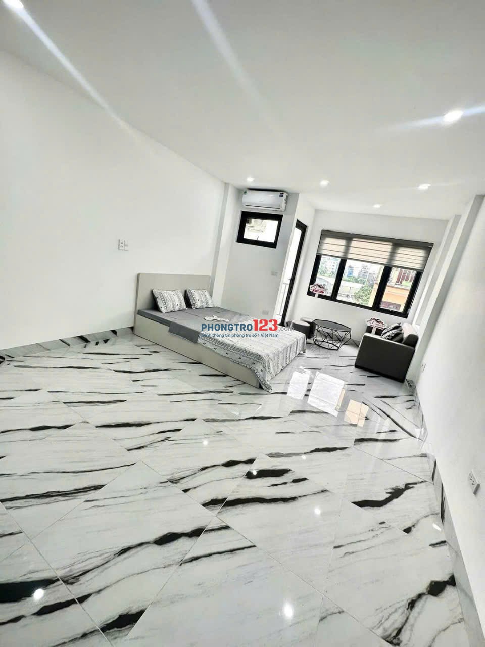 Căn Hộ 1PN Ban Công Và Cửa Sổ _ Khu Vực An Ninh Đường Hoàng Hoa Thám - Bình Thạnh