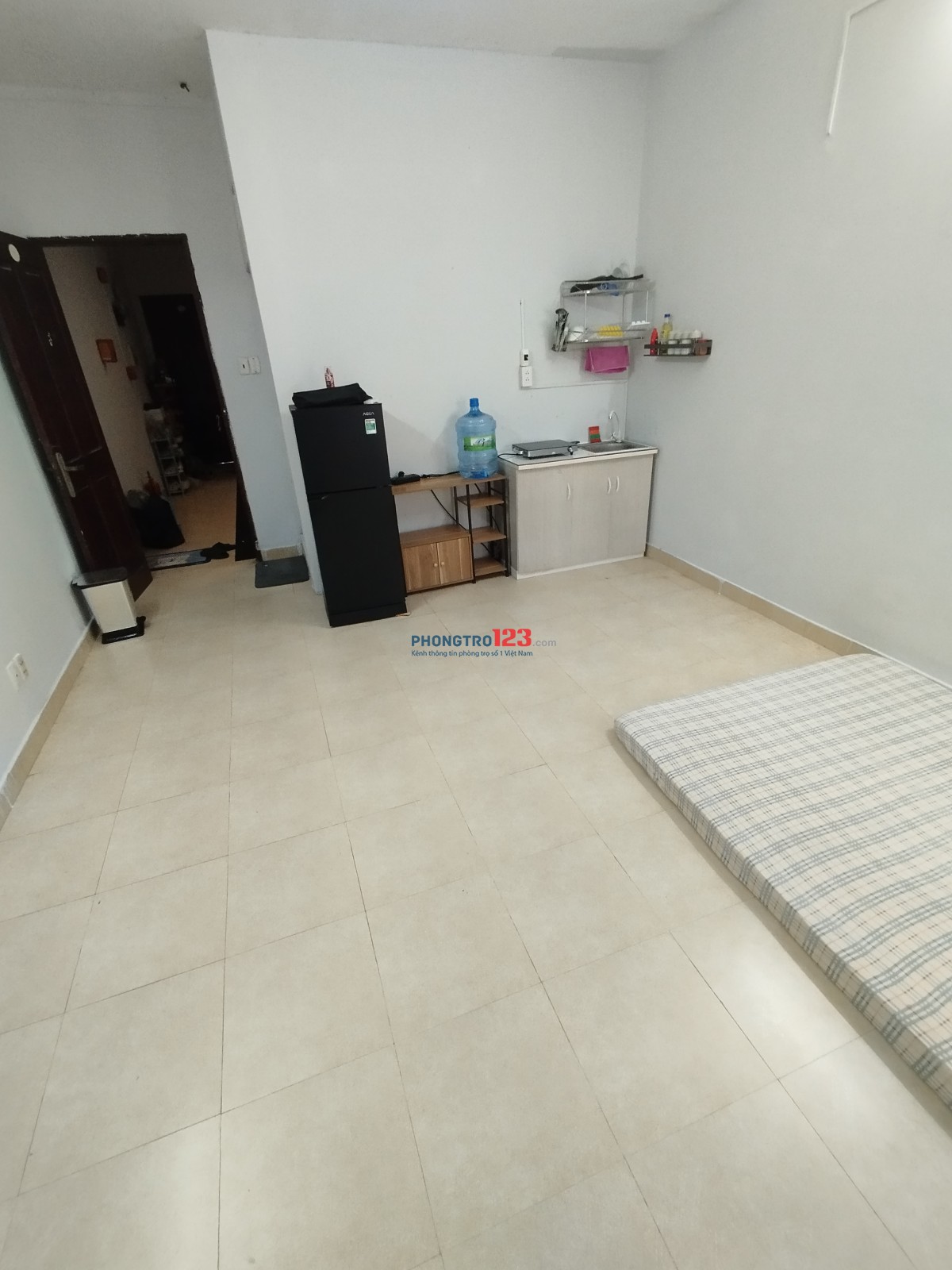 Phòng full nội thất. Rộng 25m2. đường Tạ Quang Bửu phường 4 Quận 8