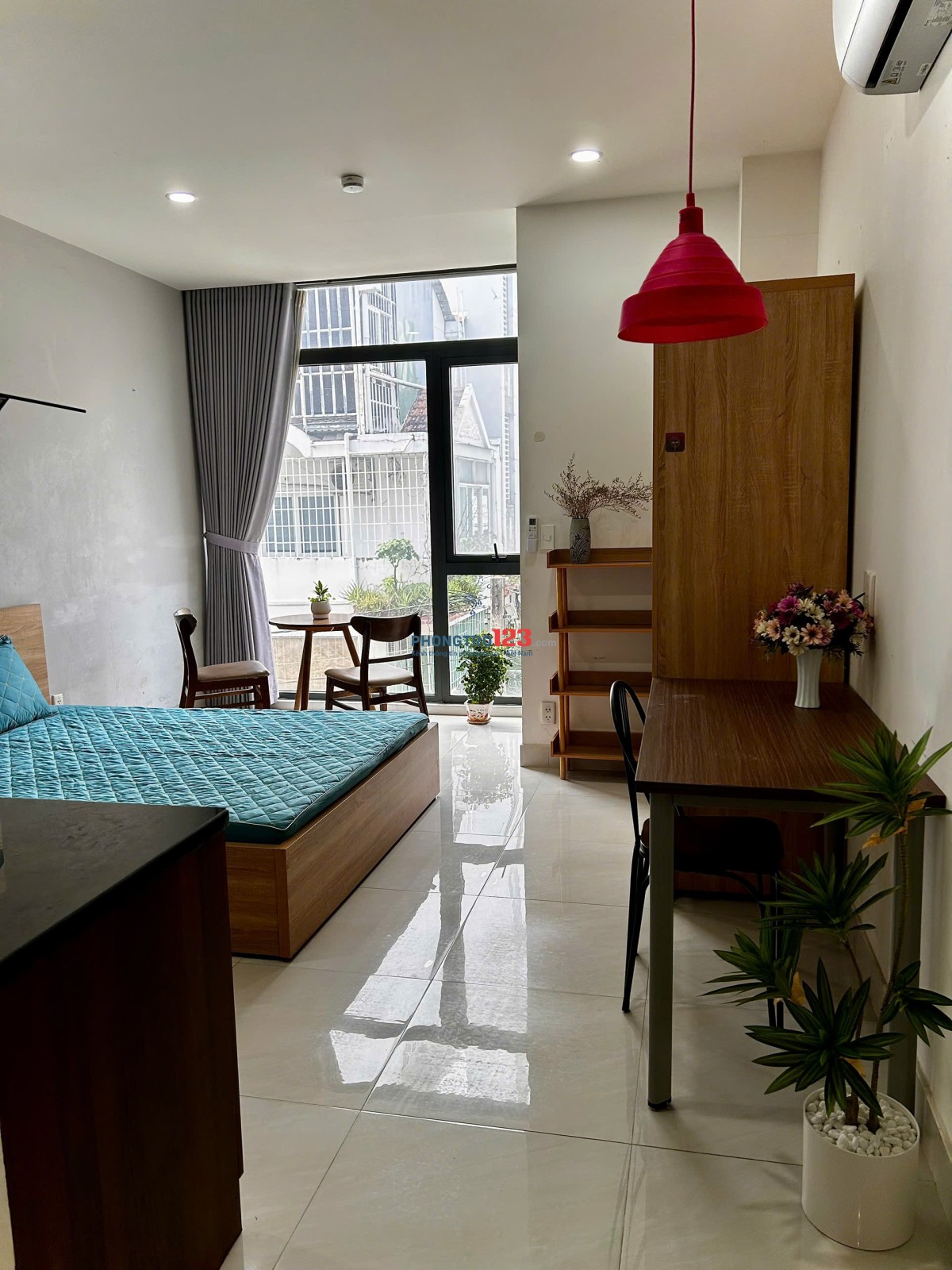 Chính chủ cho thuê căn full nội thất, thang máy, cửa sổ to rèm 2 lớp, view đẹp, giặt phơi riêng