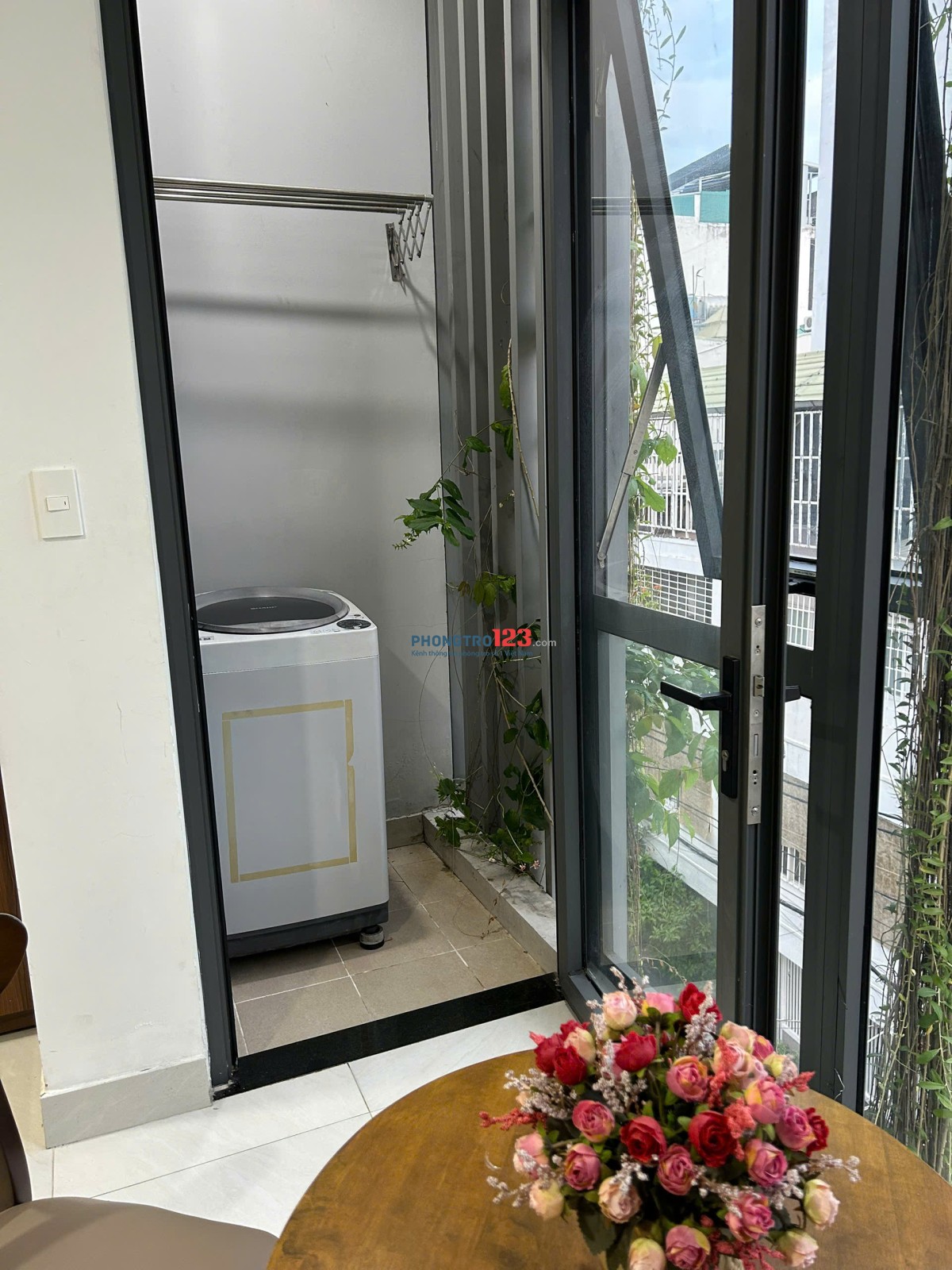 Chính chủ cho thuê căn full nội thất, thang máy, cửa sổ to rèm 2 lớp, view đẹp, giặt phơi riêng