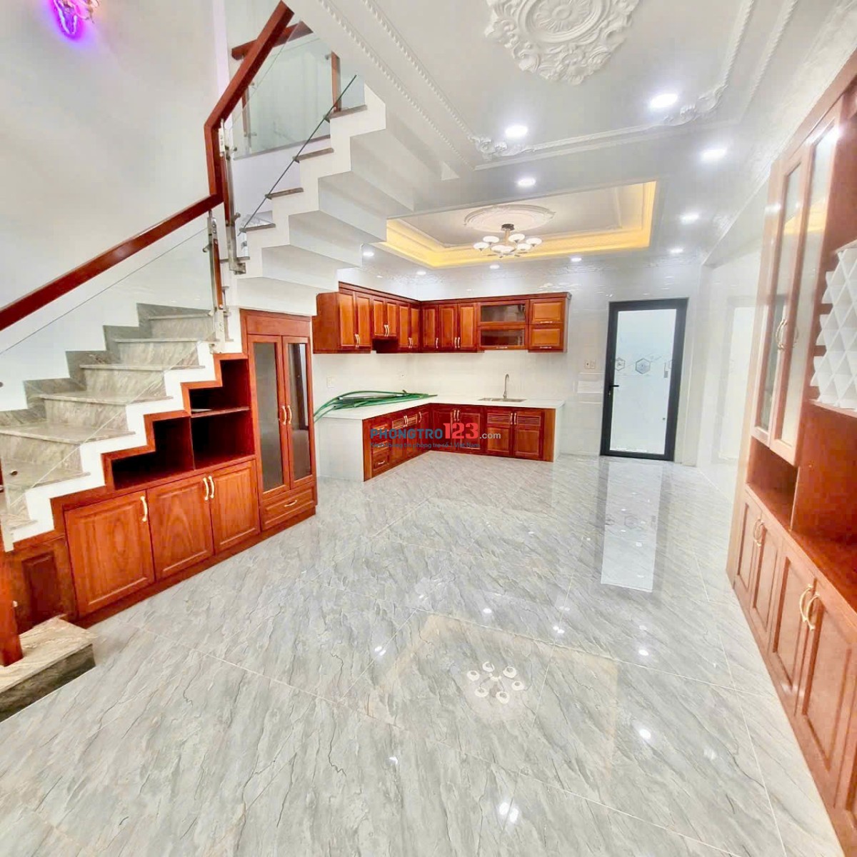 CHO THUÊ NHÀ NGUYÊN CĂN. HẺM HƯƠNG LỘ 2. Q.BÌNH TÂN. 14TRIỆU/TH. 2PK 2PN 3WC. ĐÚC LỬNG + SÂN THƯỢNG