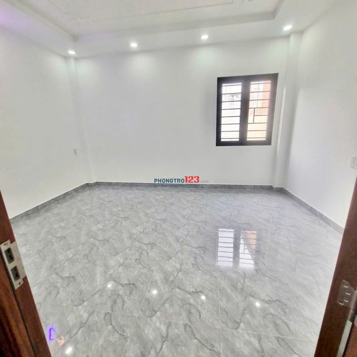 CHO THUÊ NHÀ NGUYÊN CĂN. HẺM HƯƠNG LỘ 2. Q.BÌNH TÂN. 14TRIỆU/TH. 2PK 2PN 3WC. ĐÚC LỬNG + SÂN THƯỢNG