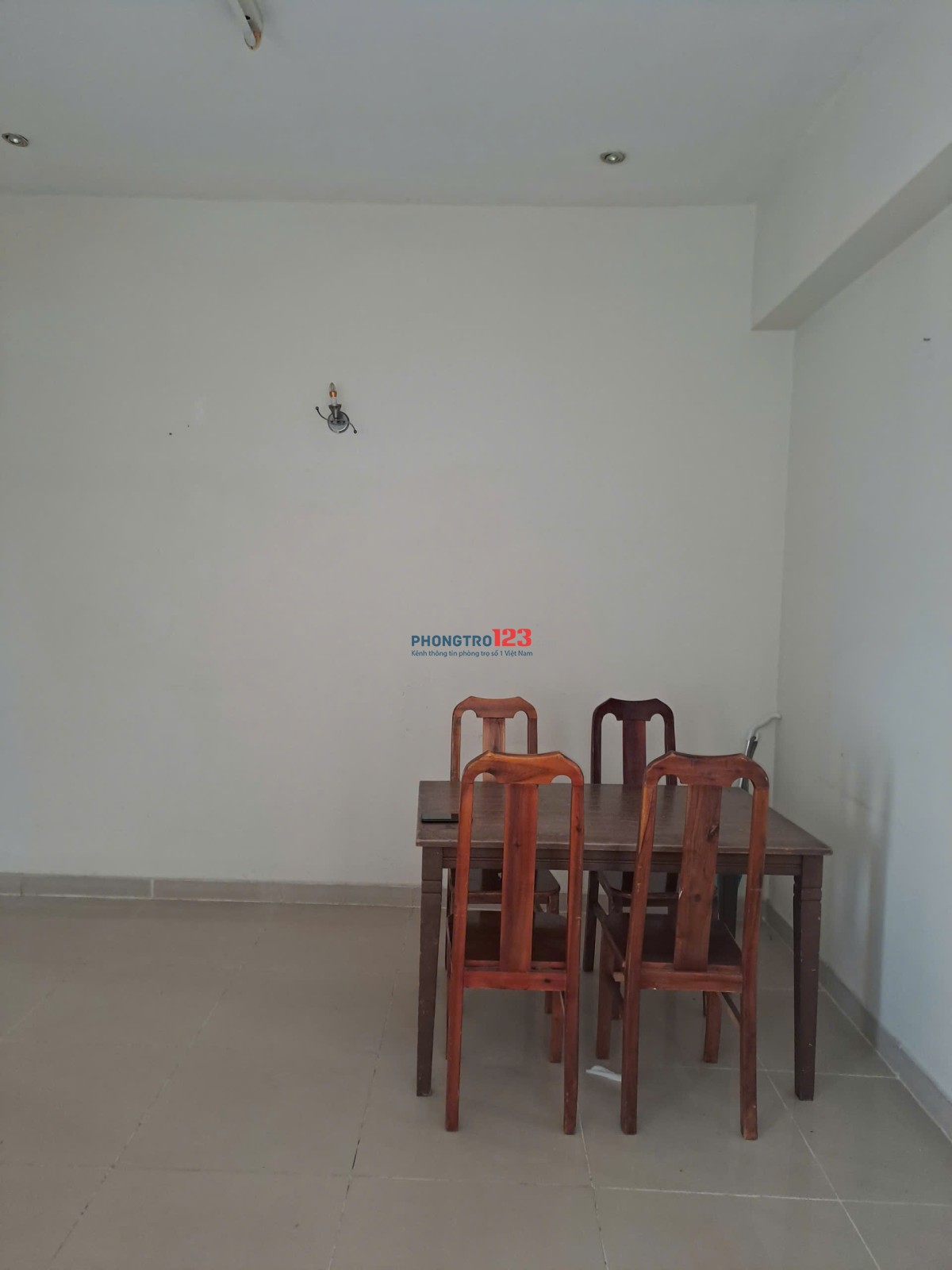 Căn hộ Cao ốc Lương Định Của, 2PN, 84m2 cho thuê 12tr