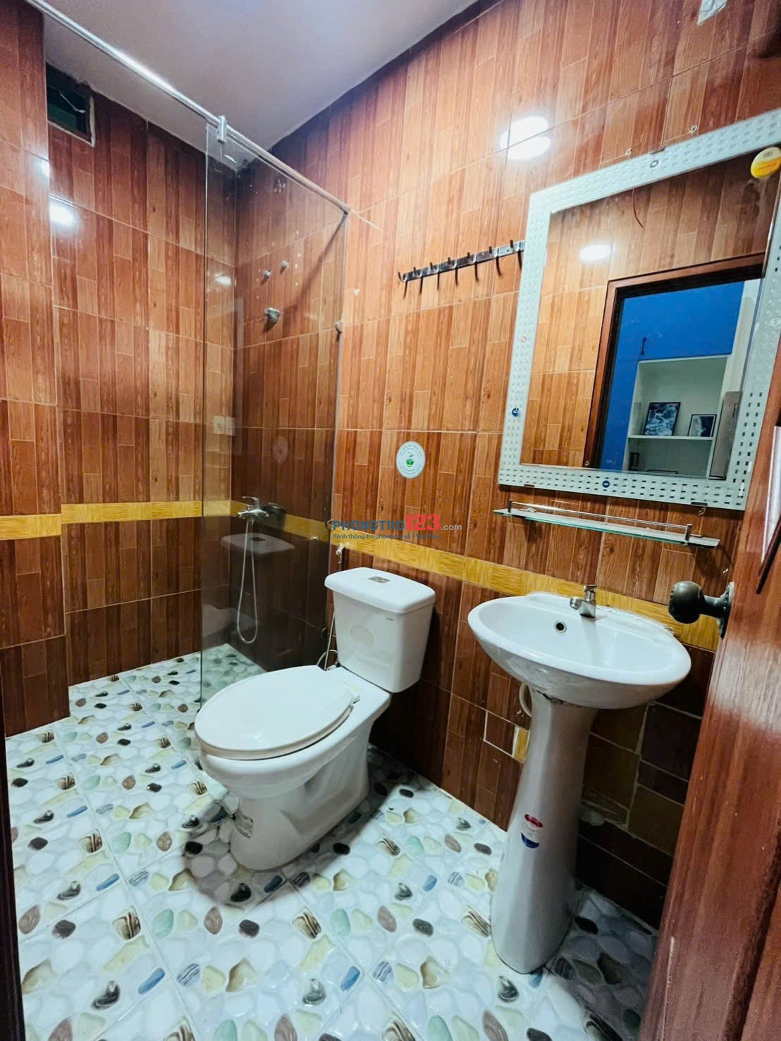 Cho thuê căn studio Nguyễn Văn Cừ Quận 1