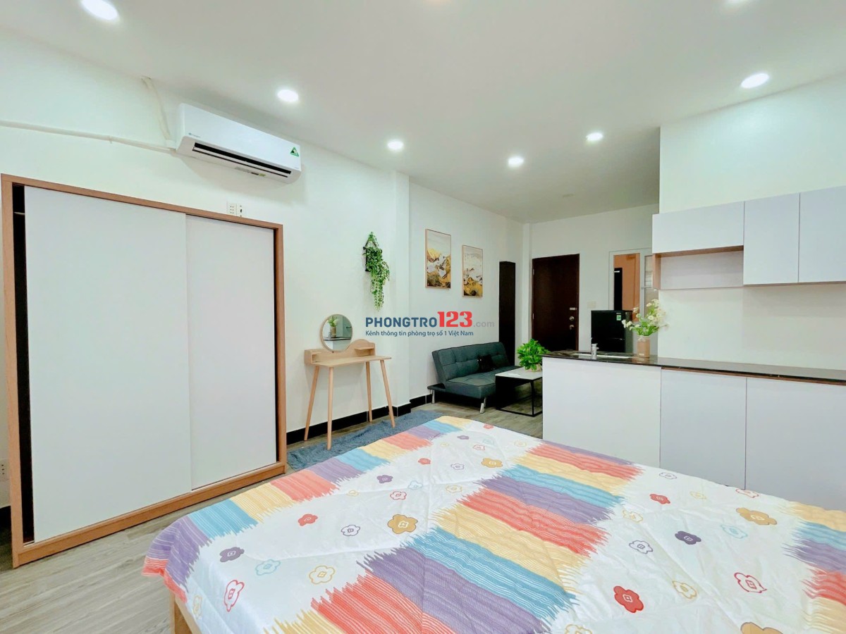 Căn hộ full nội thất có cửa sổ lớn gần cv Hoàng Văn Thụ, gần Hutech, FPT Tân Bình