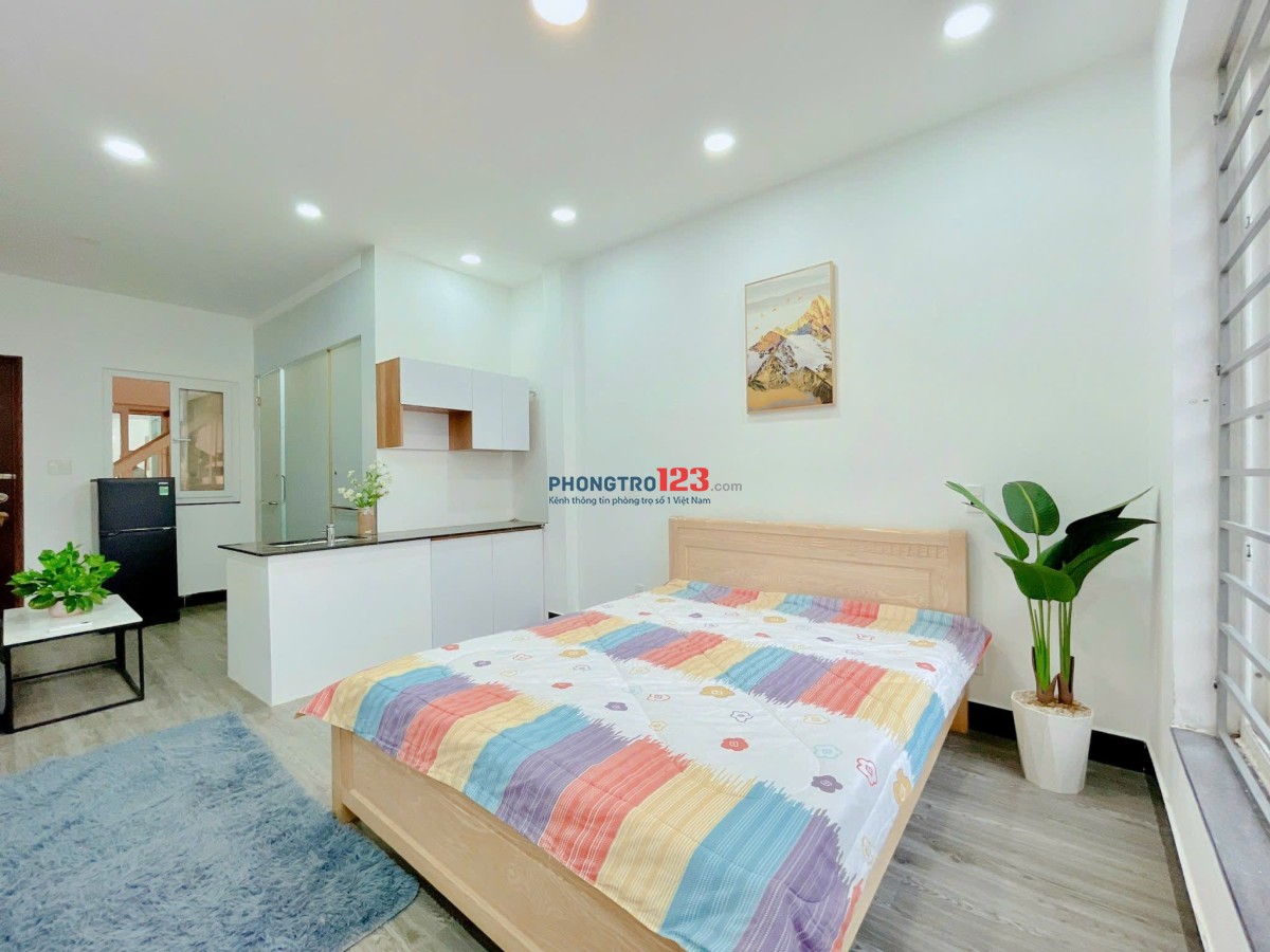 Căn hộ full nội thất có cửa sổ lớn gần cv Hoàng Văn Thụ, gần Hutech, FPT Tân Bình