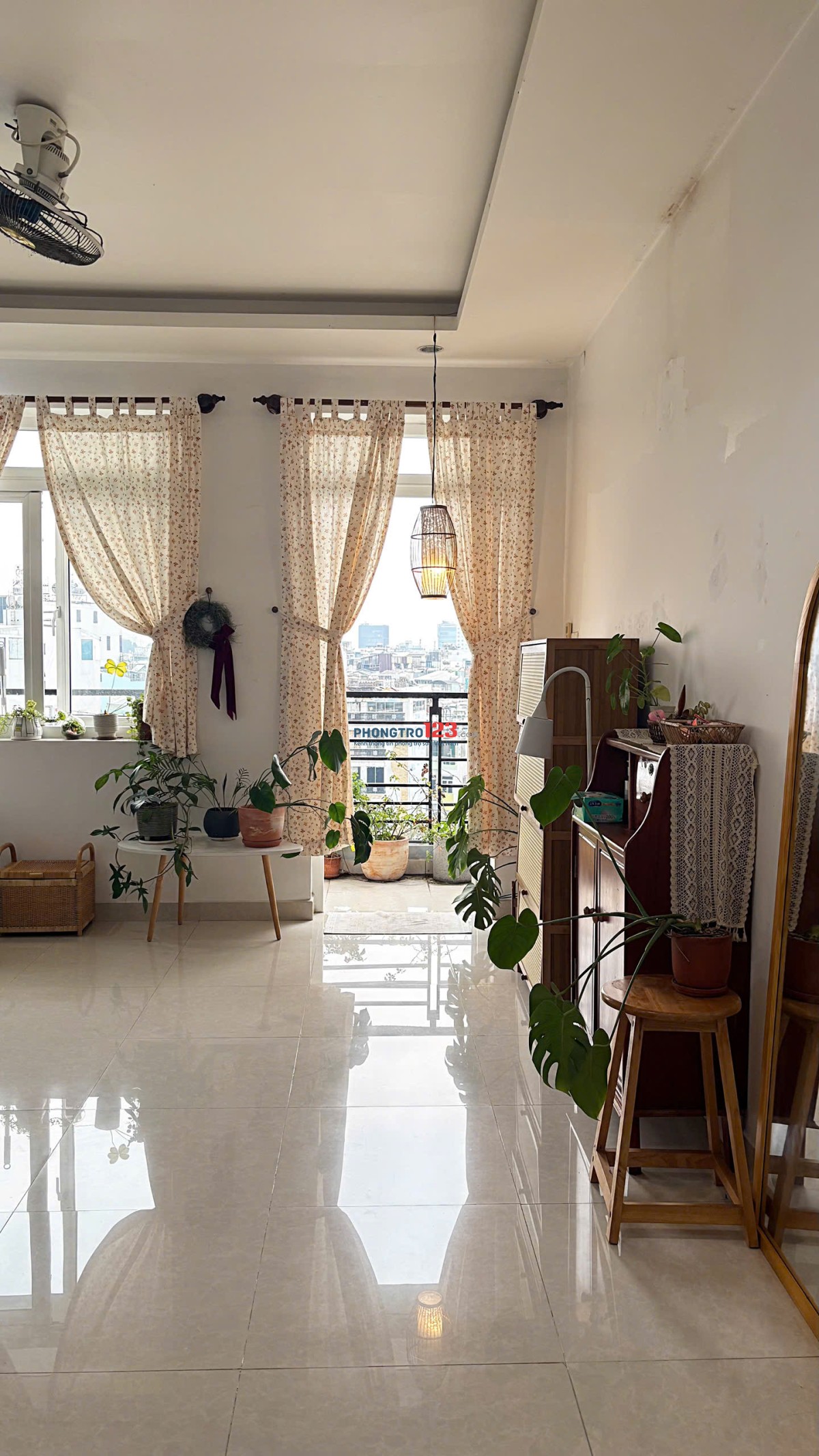 THUÊ NGAY CĂN HỘ STUDIO HOÀNG SA FULL NỘI THẤT, BAN CÔNG, KHÔNG GIAN ẤM CÚNG GẦN QUẬN 1 VÀ QUẬN 3