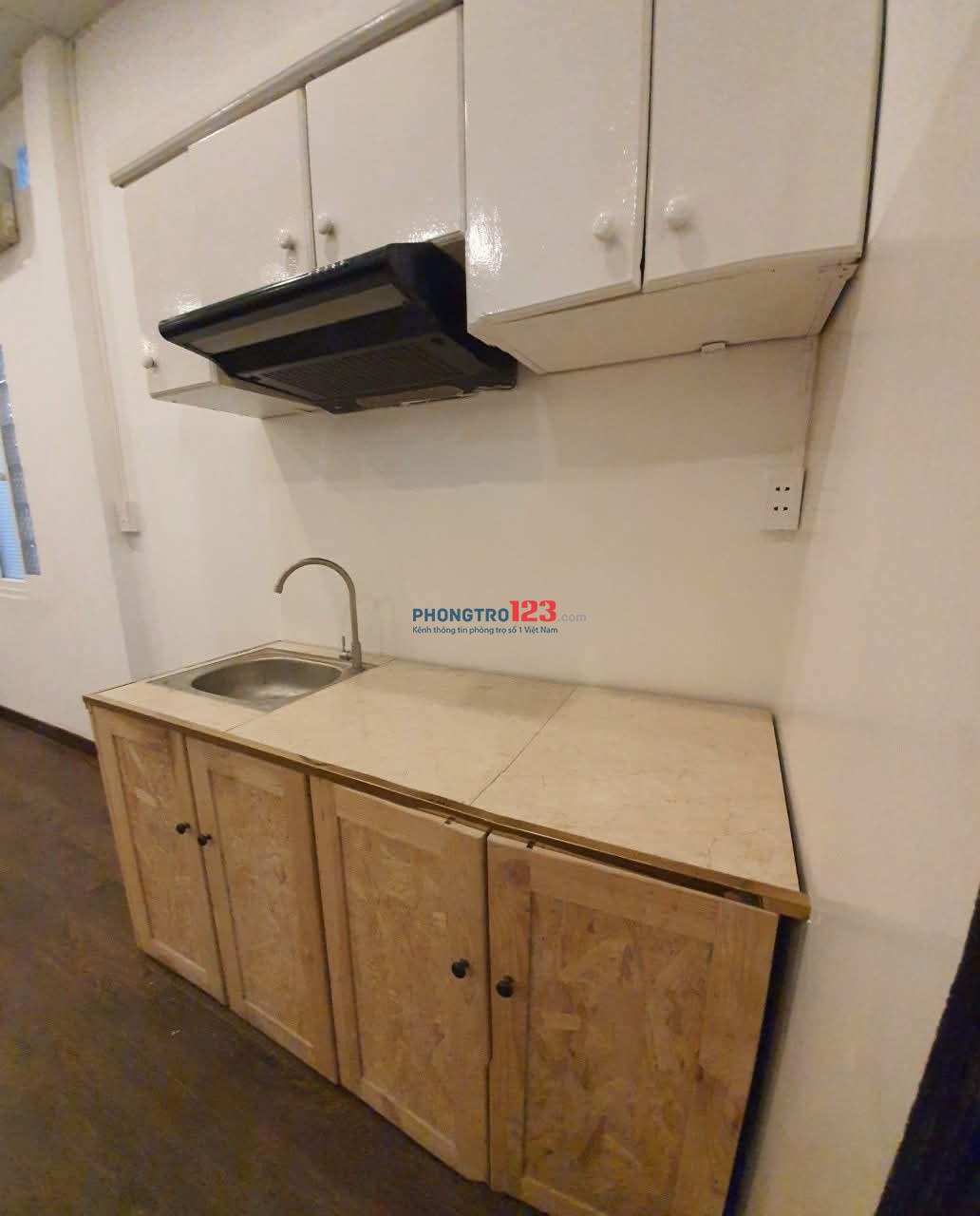 Phòng máy lạnh 30m2. Đường Trần Đình Xu. Quận 1