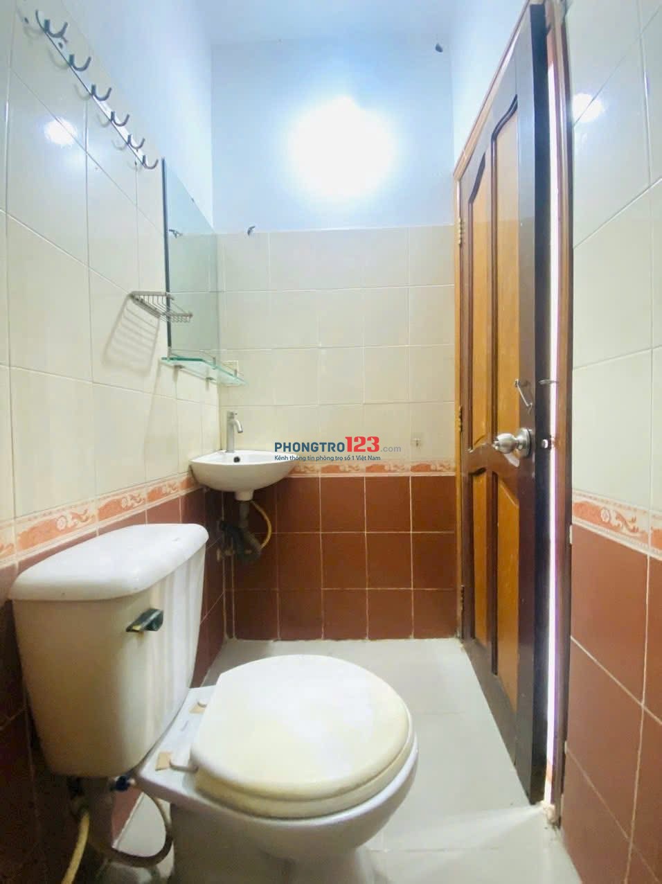 PHÒNG BANCOL MÁY LẠNH MỚI , NGAY CHỢ HANH THÔNG TÂY 3.2 TR