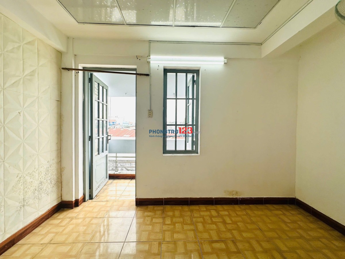 PHÒNG BANCOL MÁY LẠNH MỚI , NGAY CHỢ HANH THÔNG TÂY 3.2 TR