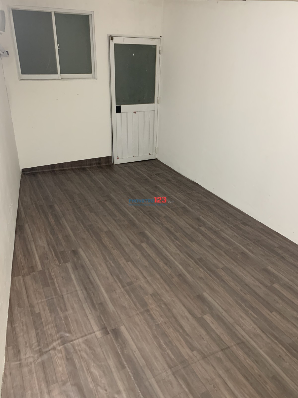 Phòng máy lạnh cho nam thuê, giờ tự do, không nấu ăn, không phụ phí