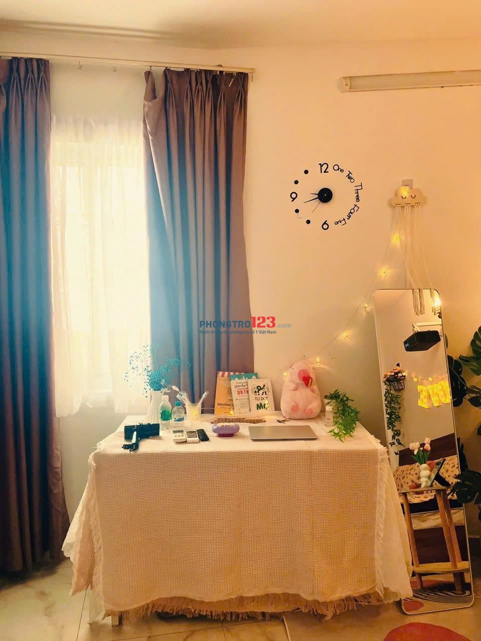 Cho thuê phòng trọ ngay Phan Xích Long, Studio 20m2, Cửa Sổ Trời, Full Nội Thất, Gần Satra Eximland