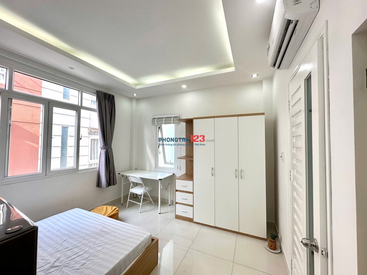 Cho thuê phòng gần Đại Học Kinh Tế - Q3 - gần Hồ Con Rùa - Cửa sổ trời siêu thoáng