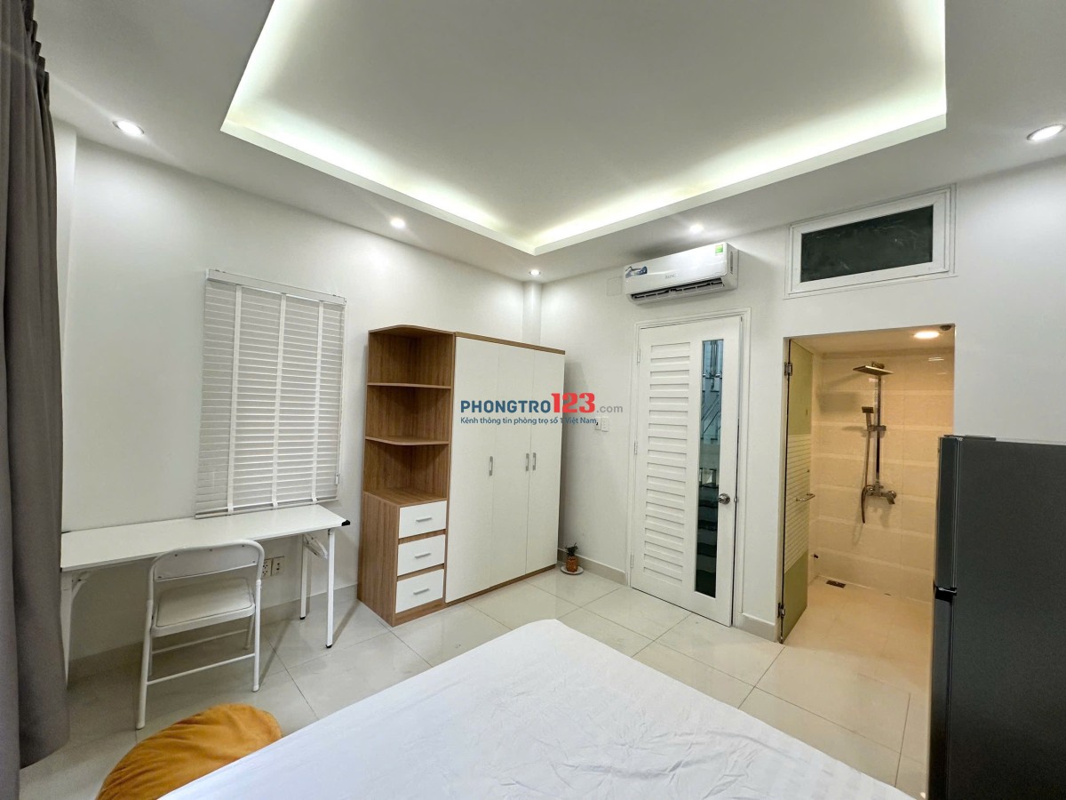 Cho thuê phòng gần Đại Học Kinh Tế - Q3 - gần Hồ Con Rùa - Cửa sổ trời siêu thoáng