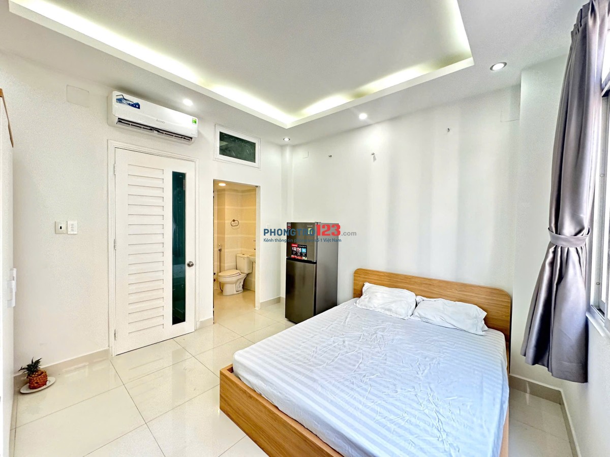 Cho thuê phòng gần Đại Học Kinh Tế - Q3 - gần Hồ Con Rùa - Cửa sổ trời siêu thoáng