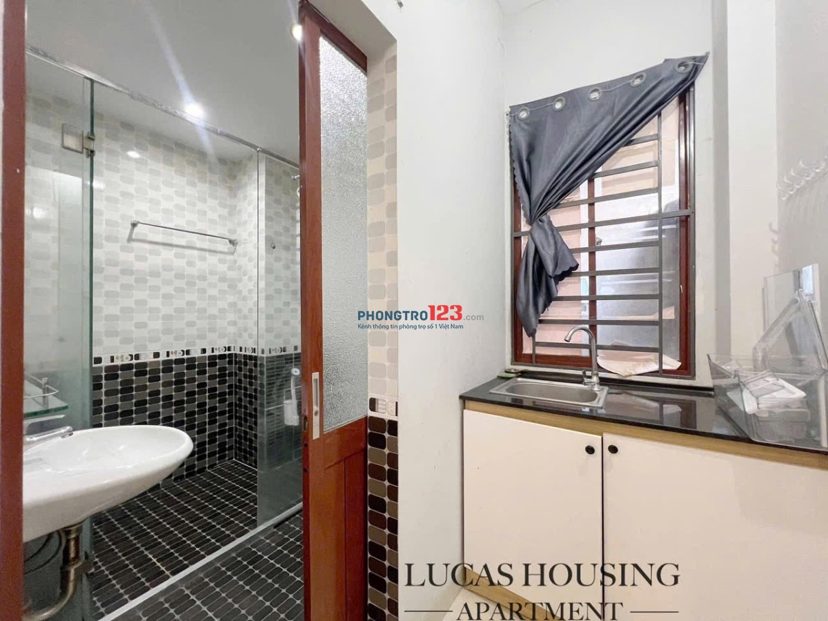 Cho thuê phòng giá rẻ Q1 - ngay ngã 6 Phù Đổng - 400m đến ĐH Hoa Sen - phòng siêu thoáng