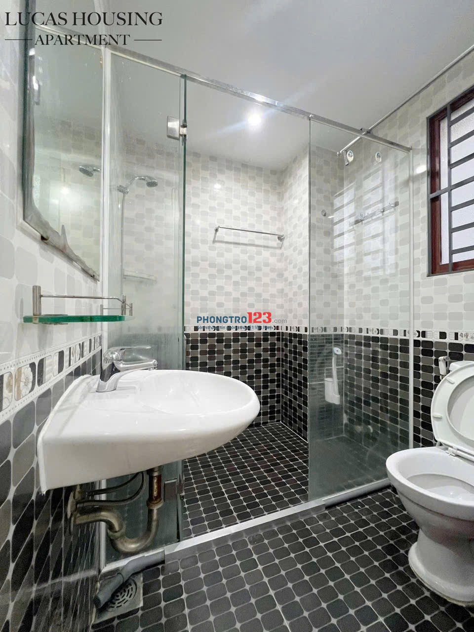 Cho thuê phòng giá rẻ Q1 - ngay ngã 6 Phù Đổng - 400m đến ĐH Hoa Sen - phòng siêu thoáng