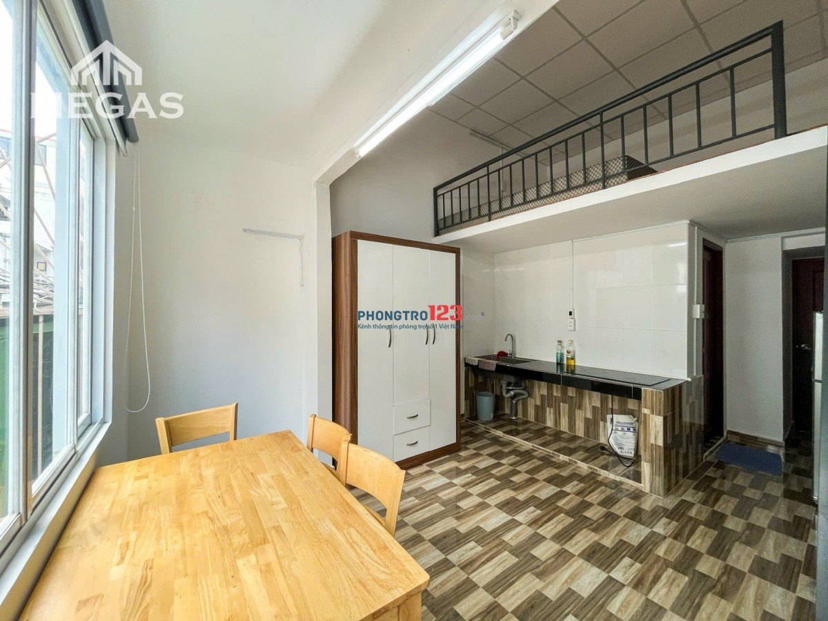 CHO THUÊ CĂN HỘ DUPLEX CỬA SỔ , KHÔNG GIỚI HẠN NGƯỜI Ở , RỘNG 40m2 - NGAY TÔ HIẾN THÀNH QUẬN 10