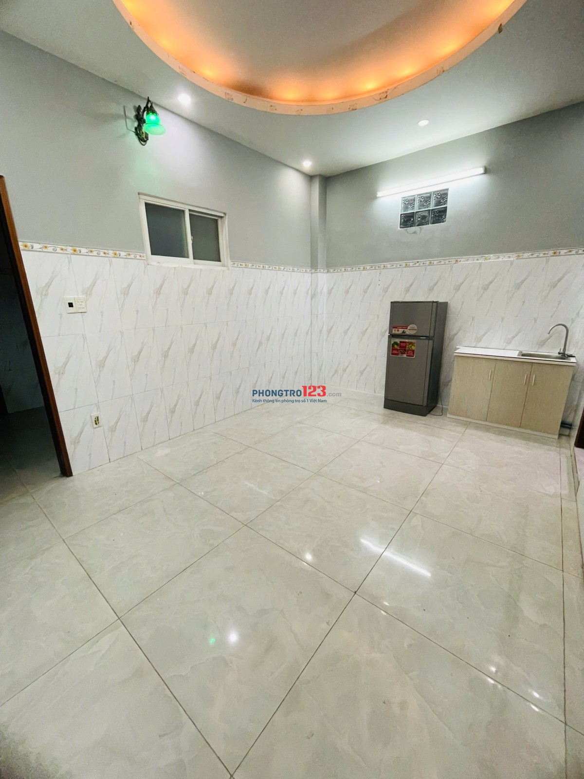 Cho Thuê Căn 25m2 có kệ bếp, tủ lạnh, máy lạnh cửa sổ ngay bến xe Quận 8