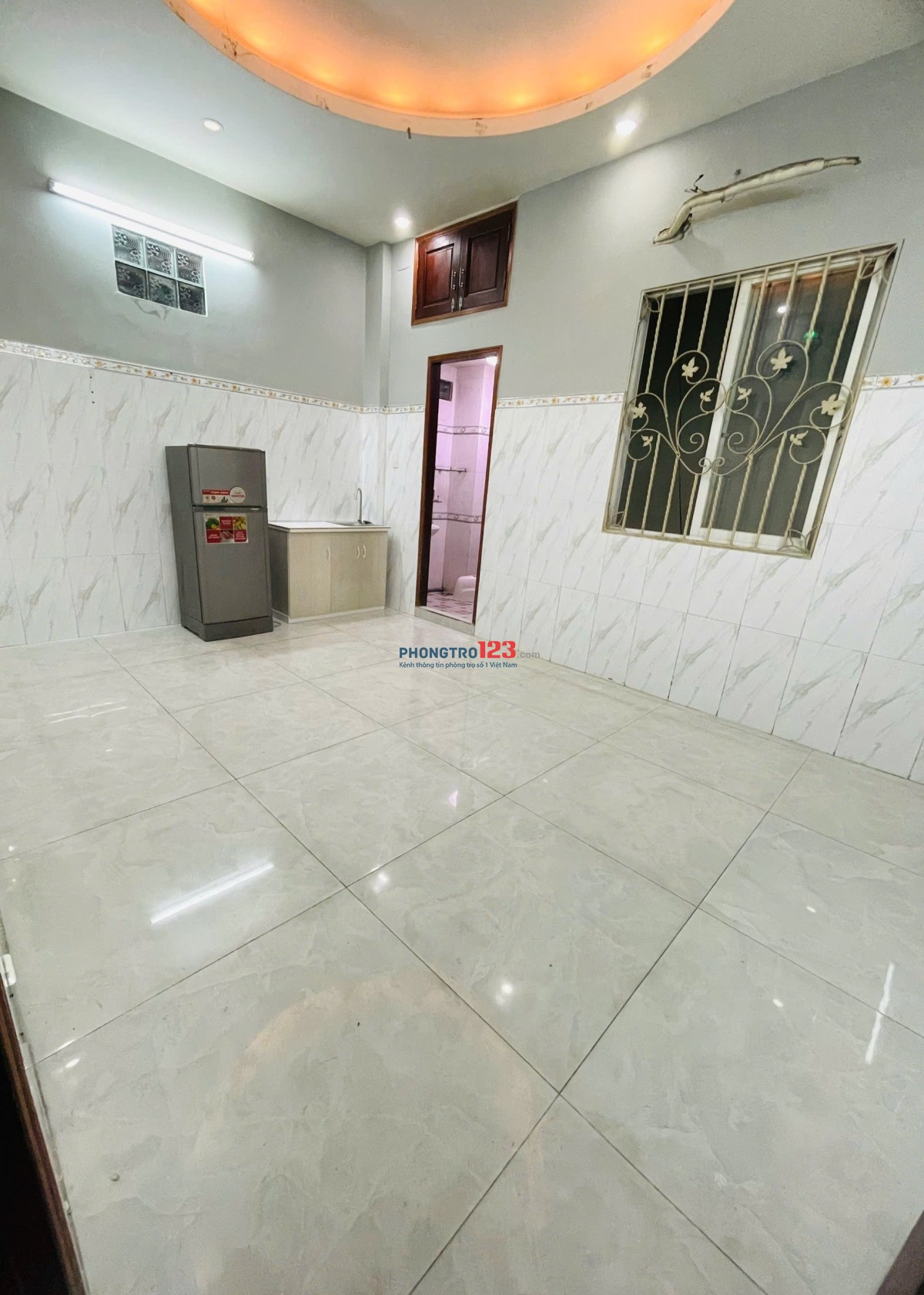 Cho Thuê Căn 25m2 có kệ bếp, tủ lạnh, máy lạnh cửa sổ ngay bến xe Quận 8