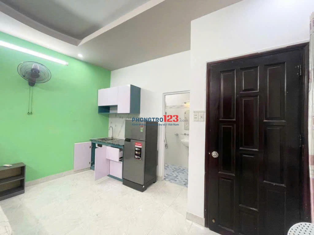 Căn Hộ Full Nội Thất Ban Công Giáp Q3 Ngay Nguyễn Đình Chiểu