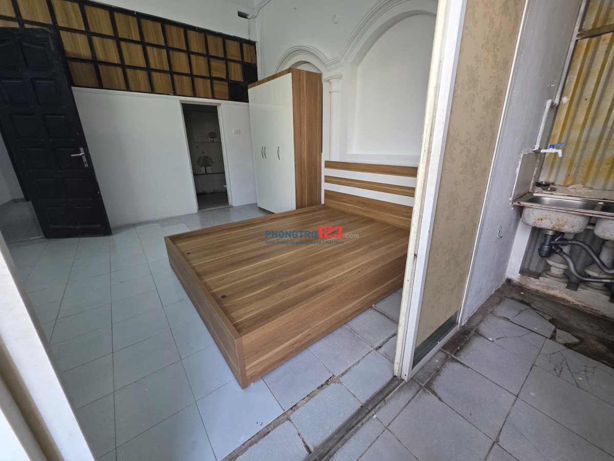 Cho thuê phòng khép kín 175 LLQ